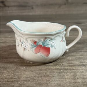 Vintage Epoch The Apple Magic Gravy Boat - Bird Floral Apple Pattern